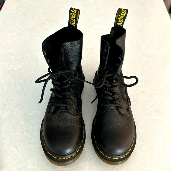 Dr. Martens Shoes - Doc Martens Classic 1460 Pascal Black Virginia Ladies Leather Lace Up Boots